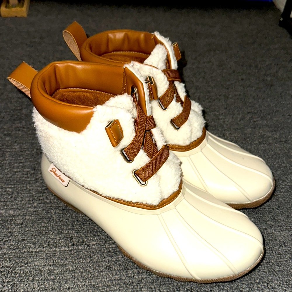Sketchers weather proof boots 🥾